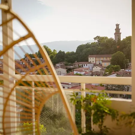 Varousi View * Tríkala